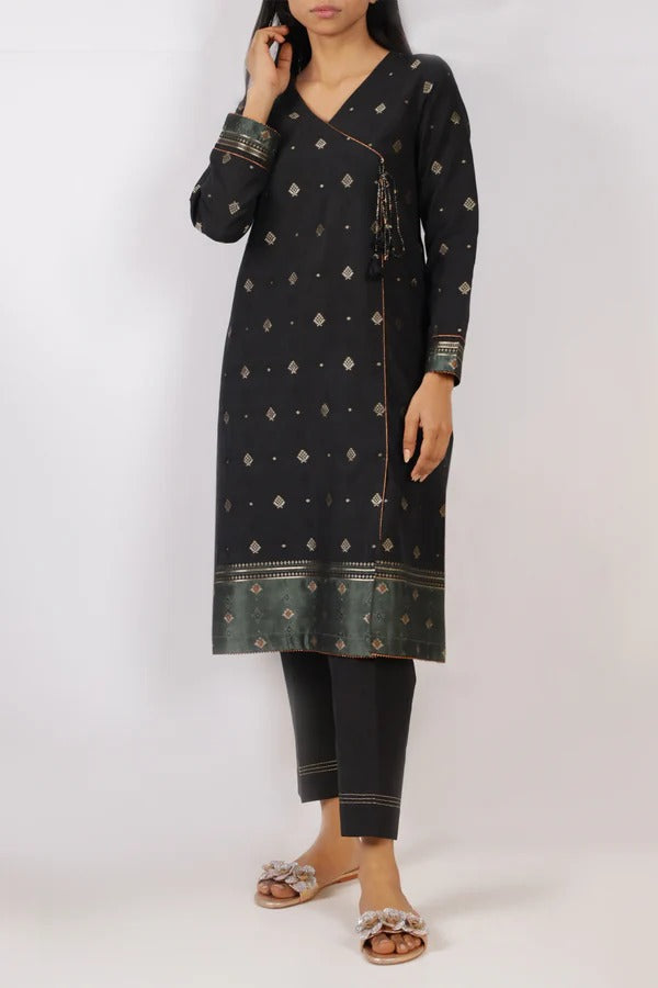 Saya Premium Dyed Jacquard 3-Piece Suit – Elegant Black Shirt, Jacquard Dupatta & Cambric Trouser